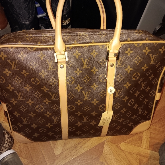 Louis Vuitton tote - Picture 1 of 6